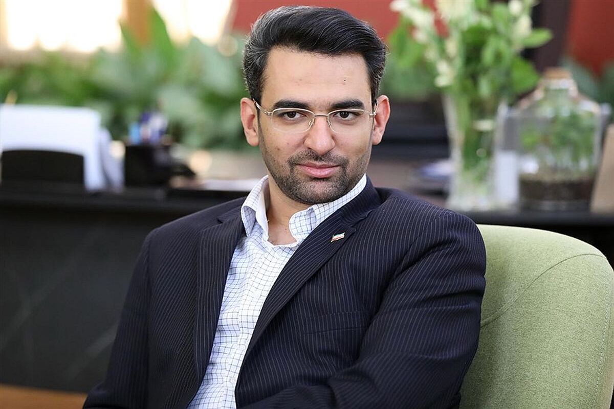 مطالبه متفاوت آذری‌ جهرمی برای رفع محدودیت‌های اینترنت