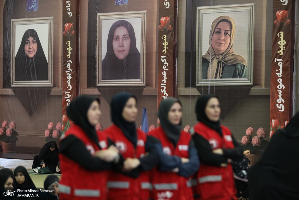  اجتماع بزرگ گرامیداشت ۱۱۰ شهید زن و کودک دفاع مقدس ۱۲ روزه تهران 