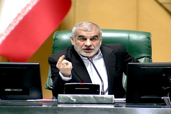 نیکزاد: هر صدایی که در اختلاف‌افکنی و اصلی‌کردن مسائل فرعی بلند شود، بی‌شک صدای دشمن است
