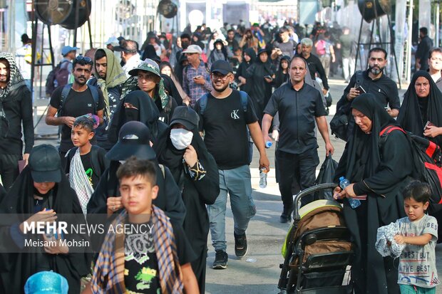 شکوه خدمت در اهتزاز پرچم اربعین؛ آغاز رسمی خدمترسانی موکبها در خوزستان