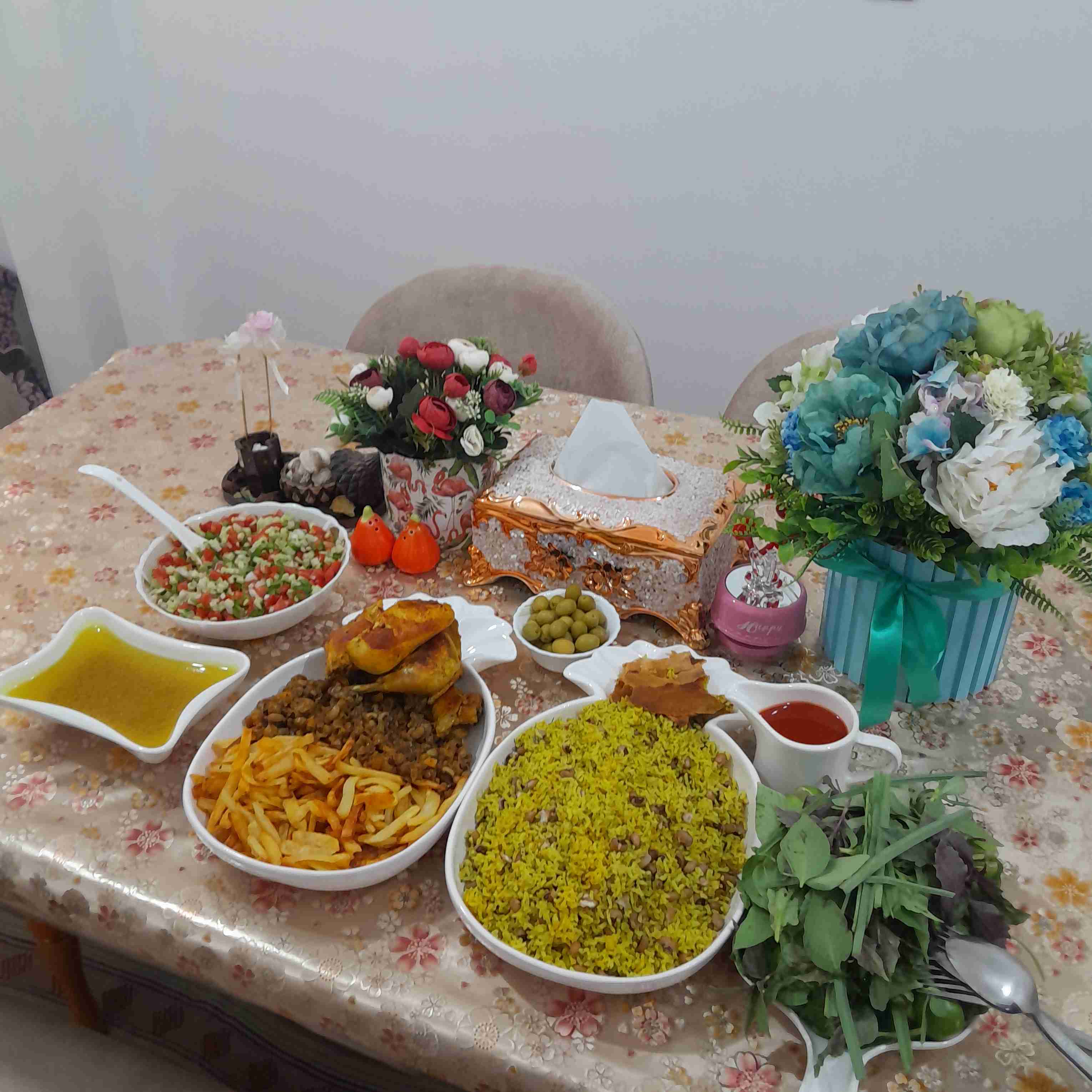 بوقت نهارامروز لوبیاپلوبامرغ ومخلفات،تقدیم نگاه گرمتان😋😋🌺🌹گاهی بزرگ باش گاهی کوچک،گاهی چترباش گاهی باران،گاهی دریاگاهی برکه،گاهی همه چیزگاهی هیچ چیزاماهمیشه وهمیشه ؛انسان؛باش...این است رسالت تو"انسانیت"💫💫🌺🌺🌺🌹🌹🌹دست‌پخت خانم گل ومهربون خونم 💓💞💖🤍💕🤍🫶😘🥰❤️🤍🫶😘🥰
