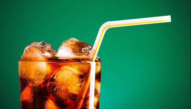 نوشابه‌های رژیمی خطر ابتلا به دیابت را افزایش می‌دهند!