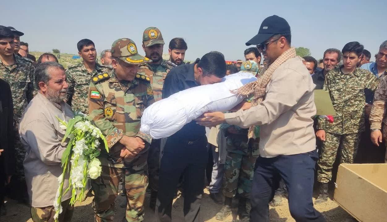 پیکر مطهر شهید جاوید الاثر بعد از ۳۹ سال در آغوش فرزندش آرام گرفت