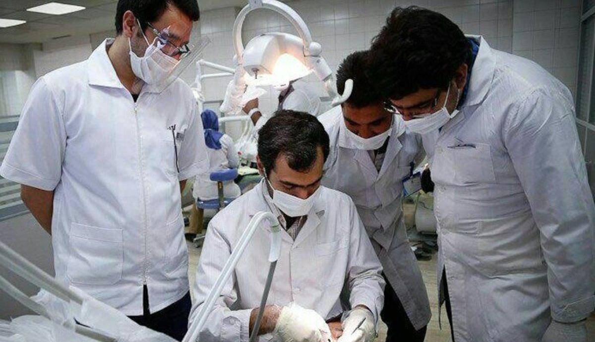 وزیر بهداشت: حقوق دستیاران 30 درصد افزایش می‌یابد