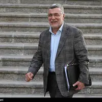 سوال از وزیر بهداشت درباره دریافت مبالغ خارج از تعرفه و فرار مالیاتی پزشکان