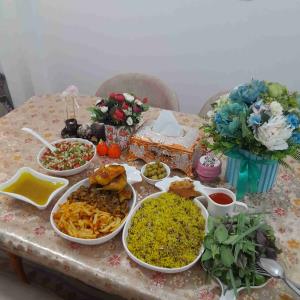 بوقت نهارامروز لوبیاپلوبامرغ ومخلفات،تقدیم نگاه گرمتان😋😋🌺🌹گاهی بزرگ باش گاهی کوچک،گاهی چترباش گاهی باران،گاهی دریاگاهی برکه،گاهی همه چیزگاهی هیچ چیزاماهمیشه وهمیشه ؛انسان؛باش...این است رسالت تو"انسانیت"💫💫🌺🌺🌺🌹🌹🌹دست‌پخت خانم گل ومهربون خونم 💓💞💖🤍💕🤍🫶😘🥰❤️🤍🫶😘🥰