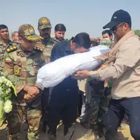 پیکر مطهر شهید جاوید الاثر بعد از ۳۹ سال در آغوش فرزندش آرام گرفت 
