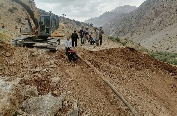 رفع شکستگی خط انتقال مجتمع آبرسانی کوخدان سی‌سخت؛ آب ۵ روستا وصل شد