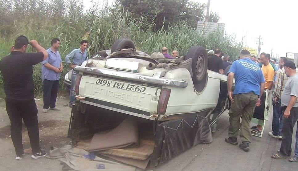 واژگونی خودروی باری در جاده بندرانزلی به رشت یک کشته برجای گذاشت