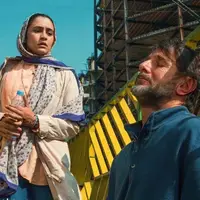 تهیه کننده «زیبا صدایم کن» سیمرغ بلورین خود را به آستان قدس رضوی اهدا کرد