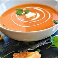 طرز تهیه سوپ گوجه فرنگی ایتالیایی یکی از ۱۰ سوپ برتر دنیا
