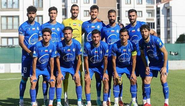 پیشکسوت استقلال: اقدام اشتباه هلدینگ به آبیها ضربه میزند