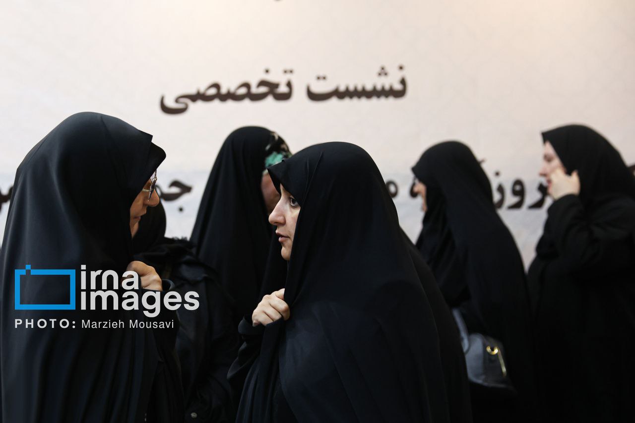 ​​​​​​​تقدیر از خانواده شهیده «ندا رفیعی پارسا»  