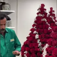 لحظه های ناب آماده سازی دسته گل ها و تاج گل های حرم امام‌ رضا(ع)