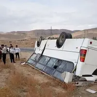 واژگونی مینی‌‌بوس در گردنه صلوات‌آباد سنندج با ۱۴ مصدوم
