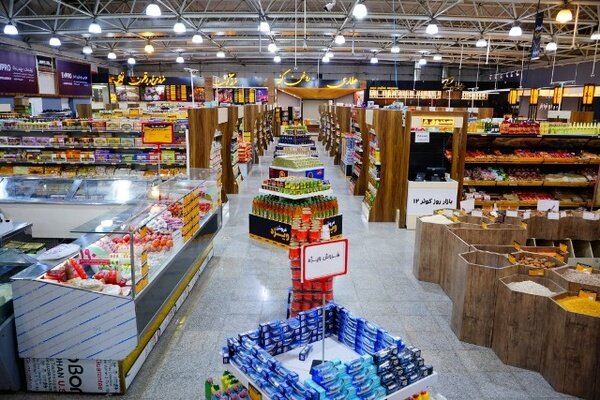 برخورد قانونی با گران‌فروشی و کم‌فروشی در بازارهای روز تبریز