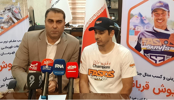 ملیپوش موتورسواری: به ما هم اندازه فوتبال توجه کنید