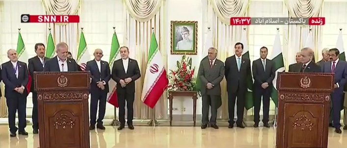 نشست مشترک پزشکیان و شهباز شریف/ رئیس جمهور: می‌توانیم حجم روابط تجاری خود را به ۱۰ میلیارد دلار ارتقا بدهیم