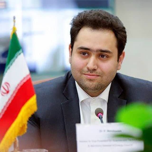 واکنش عجیب داماد حسن روحانی در اعتراض به قطعی آب و برق!