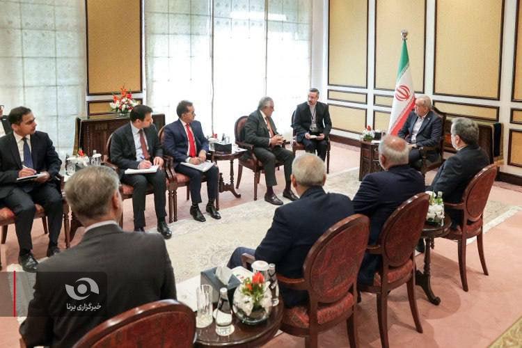عکس/ دیدار وزیر امور خارجه پاکستان با پزشکیان و عراقچی در اسلام آباد