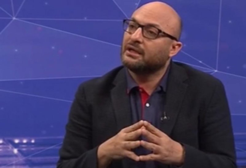 مفسر معروف سرمربی تیم لیگ دویی