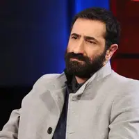 چهره ها/ سلفیِ آسانسوری ایمان صفا با استایل تابستانی