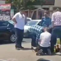 صحنه دستگیری یک موبایل‌قاپ توسط مردم
