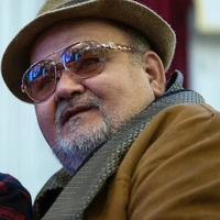 اکبر عبدی: با هنرمندان مهربان تر باشید