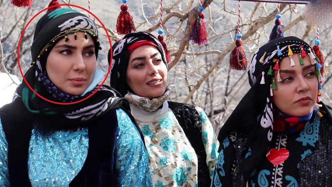 چهره ها/ کافه گردی مرجانِ سریال نون‌خ با استایل رنگارنگ و بهاری