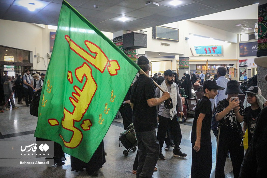 این دل‌ها از خسروی به کربلا پر می‌کشند