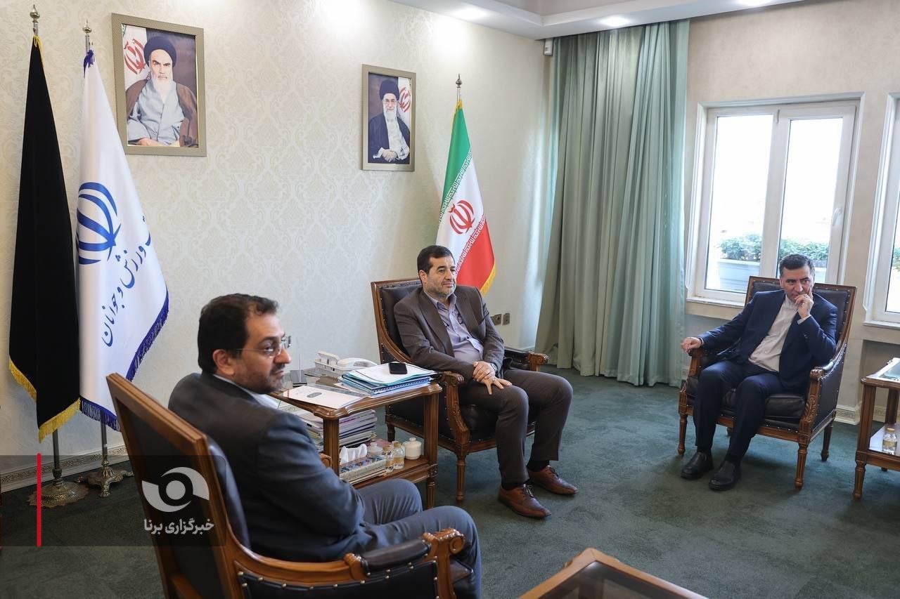 گزارش تصویری از جلسه وزیر ورزش و جوانان