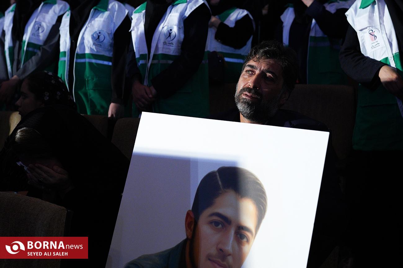 عکس / بزرگداشت ۲۲ شهید سلامت در جنگ ۱۲ روزه