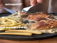 استیک مرغ با سس قارچ ‌پوره سیب زمینی خوش طعم