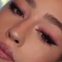 زیبایی چشم‌هایت را با یک حرکت ترسیم کن