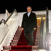رئیس جمهور از سفر پاکستان بازگشت