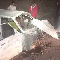 عکس/ ۳ مصدوم و یک فوتی در واژگونی وانت مزدا در محور هراز