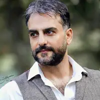 چهره ها/ جدیدترین عکسِ حامد کمیلی با استایل تابستانی