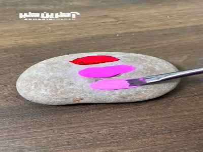هنر ترکیب رنگهای بنفش و مشکی روی سنگ سرد