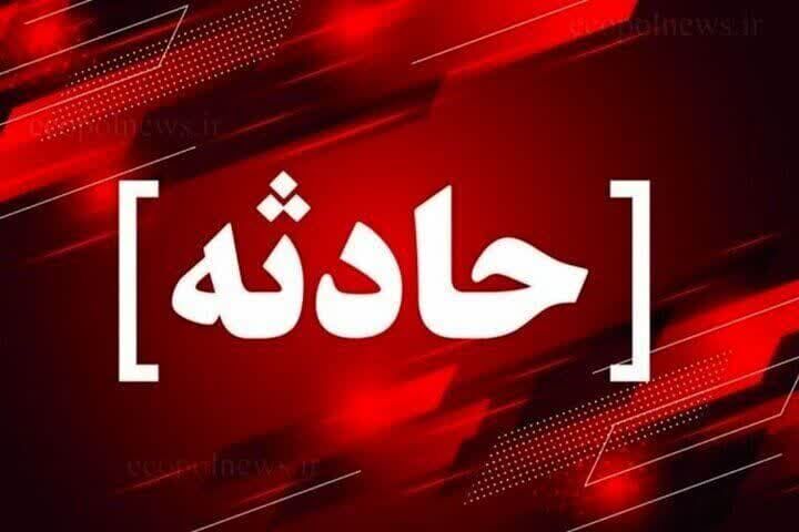 سقوط کامیون حامل آبلیمو به رودخانه کنگیر کرمانشاه؛ راننده نجات یافت