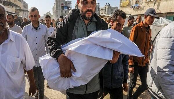 شهادت کودک فلسطینی در صف انتظار غذا به دست تک‌تیرانداز صهیونیست
