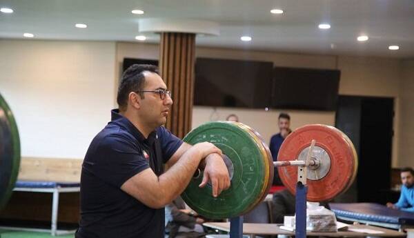 واکنش مربی وزنه‌برداری به شایعه دوپینگ یک ملی‌پوش