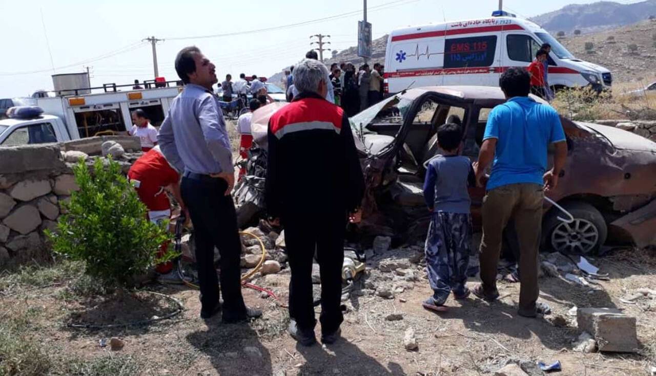 تصادف مرگبار 3 خودرو در مسیر مهران؛ سه نفر کشته و ۶ نفر مصدوم شدند