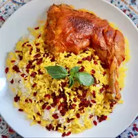 زرشک پلوی خوشمزه با مرغ قرتی