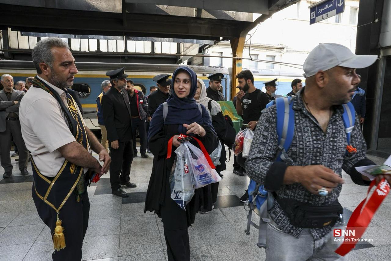 عکس/ زائران اربعین حسینی در راه آهن تهران