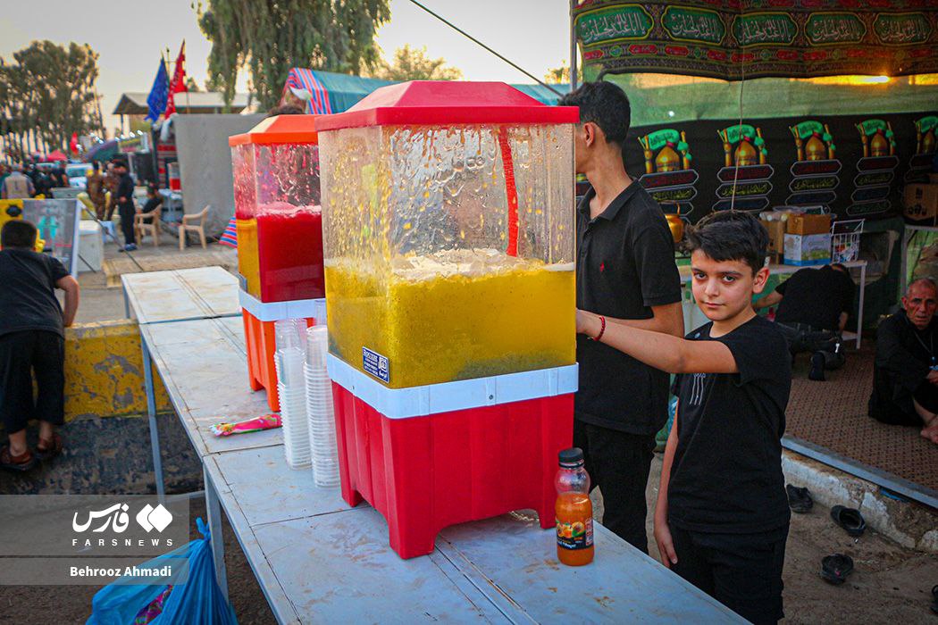 پذیرایی عراقی‌ها از زائران در مرز خسروی