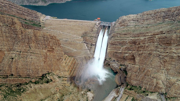 رهاسازی آب از سد مارون برای نخیلات شادگان و ماهشهر