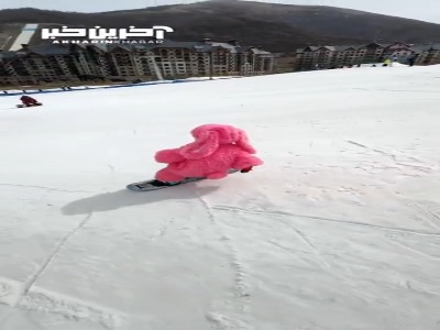 تسلطی که این  بچه رو کارش داره من روی زندگیم ندارم!