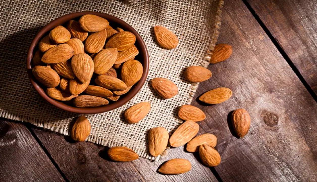 چگونه بادام به کاهش چربی احشایی کمک می‌کند؟