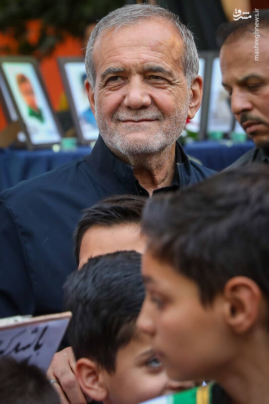 عکس/ حضور پزشکیان در آیین گرامیداشت شهدای خردسال جنگ ۱۲ روزه