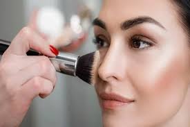 چگونه رژ گونه بزنیم تا طبیعی و دلنشین باشیم؟